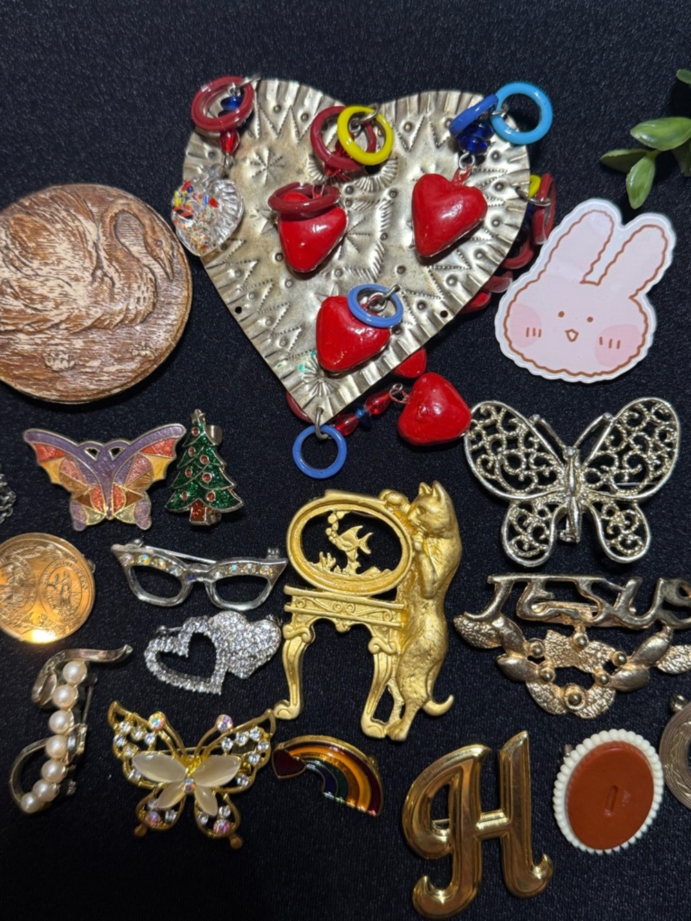 Vintage Mixed Costume Brooches - Picture 5 of 8